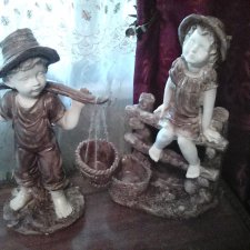 Очаровательные мальчик и девочка в композиции