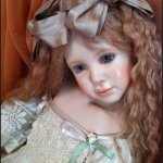 По аллее, по лужам скачет девочка с  голубыми глазами и светлыми волосами. Авторская кукла Сюзан Крей. Susan Krey