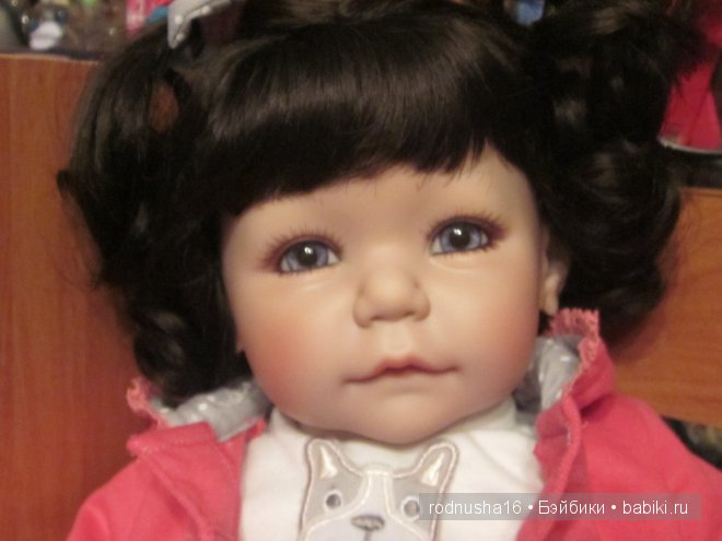 личико  хочется разглядывать и  рассматривать бесконечно...