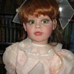 И снова FayZah Spanos -  коллекционная кукла Allura. Девочка уже в  новой семье.