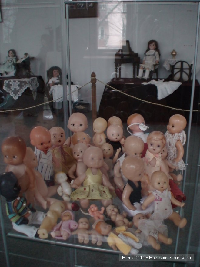 Выставка "Игрушки прошлого века из коллекции Ирины Киек" в Краснодарском краевом музее | Бэйбики Выставка "Игрушки прошлого века из коллекции Ирины Киек" в Краснодарском краевом музее