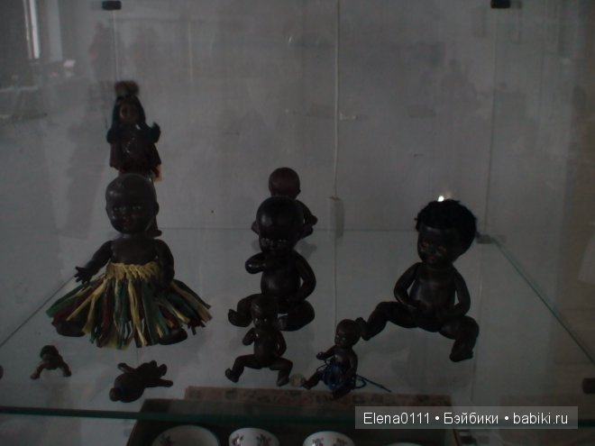 Выставка "Игрушки прошлого века из коллекции Ирины Киек" в Краснодарском краевом музее | Бэйбики Выставка "Игрушки прошлого века из коллекции Ирины Киек" в Краснодарском краевом музее