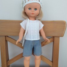 Комплекты одежды для стройной куклы.