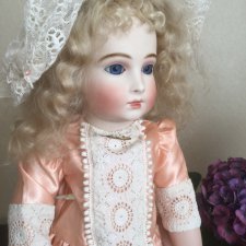 Реплика антикварной куклы Hallopeau