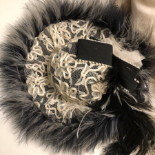 Шляпа  с натуральными перьями