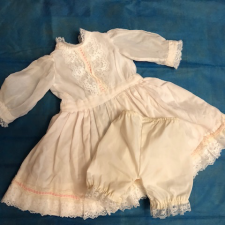 Платье для антикварной куклы и панталоны