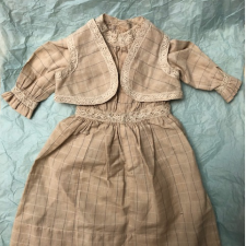 Платье с жилеткой для антикварной куклы