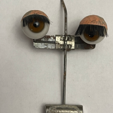 Стеклянные глаза на рокере