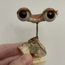 Антикварные стеклянные глаза на рокере