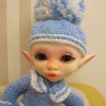 Матросская шапка, веревка в руке...