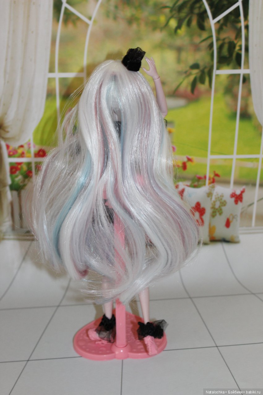 Обзор новой куклы Звезды подиума 29 см (фото 9)