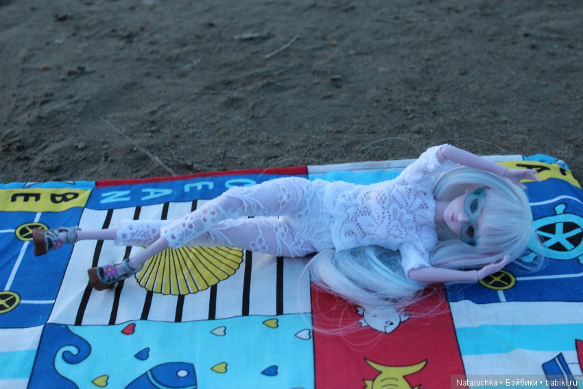 Проводили солнышко и встретили луну! Прогулка с куклой Звездой подиума 29 см