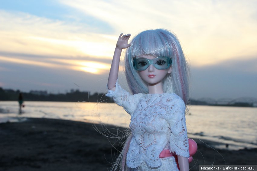 Проводили солнышко и встретили луну! Прогулка с куклой Звездой подиума 29 см (фото 2)