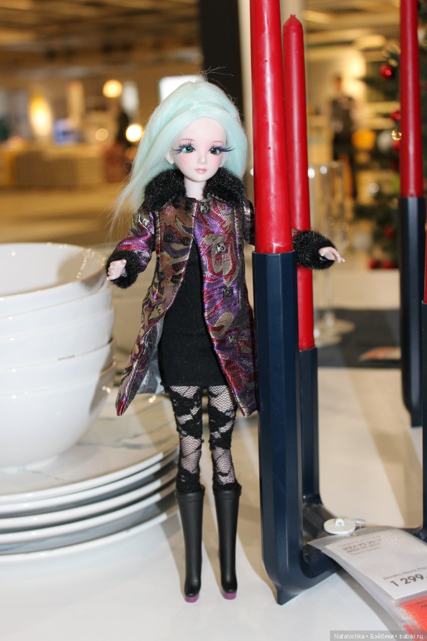 Предновогодняя прогулка с куклой Черри Звезда подиума 29 см