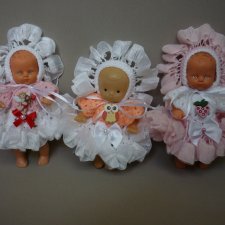 Вязаный костюм для пупсиков платье чепчик