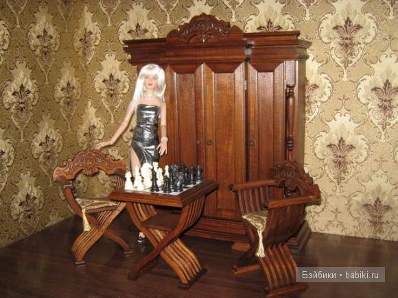 стульчики и столик для шахмат