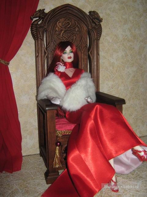 кресло-трон в готическом стиле