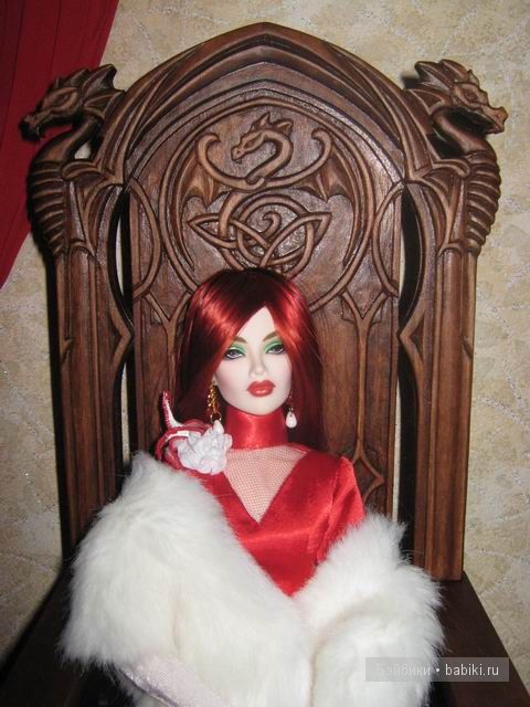 кресло-трон в готическом стиле