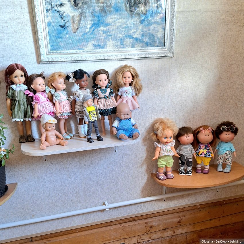 По дороге в Мастерскую — Коллекции игровых кукол (Playline): фото полок (фото 2)