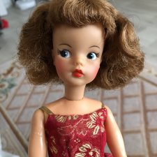 Тамми в красном платье