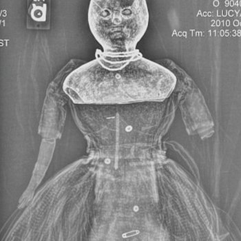 Загадочные куклы-путешественницы под рентгеном