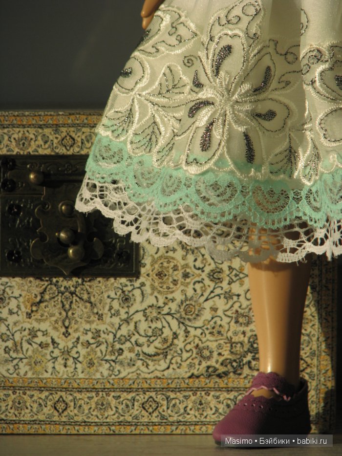 Ромашки для Минушки. Куклы Sylvia Natterer от White ballon и Betsy McCall от Tonner