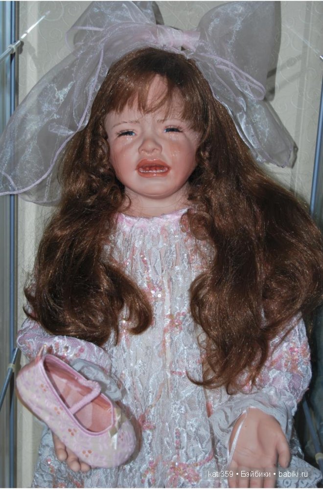 Наша Таня, громко плачет... Фарфоровая кукла от SUSAN LIPPL