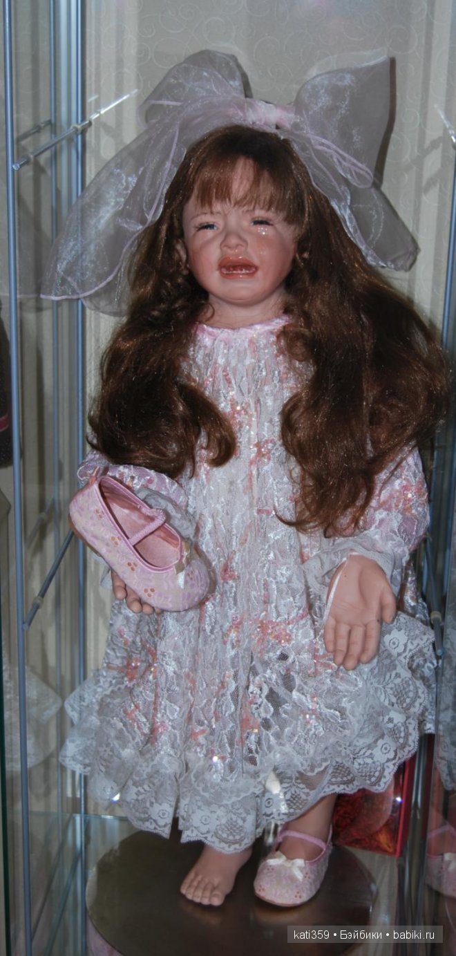 Наша Таня, громко плачет... Фарфоровая кукла от SUSAN LIPPL