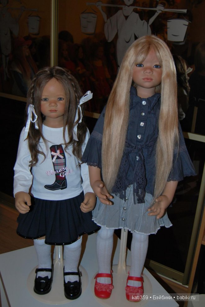 Примеряем обновочки к Новому году куколкам Annette Himstedt