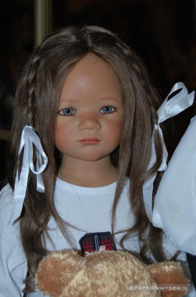 Примеряем обновочки к Новому году куколкам Annette Himstedt