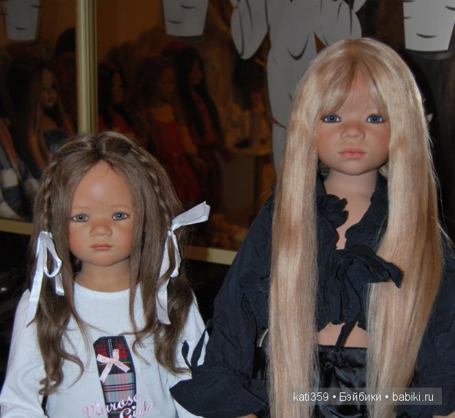 Примеряем обновочки к Новому году куколкам Annette Himstedt