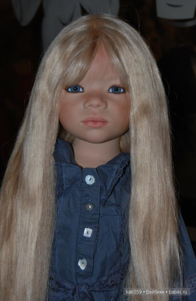 Примеряем обновочки к Новому году куколкам Annette Himstedt