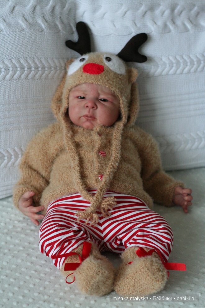 Мои маленькие олени спешат поздравить всех с наступающим Новым годом