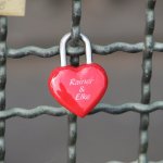 Любовь, закрытая на тысячи замков.