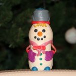 Необычные снеговики из обыденных вещей своими руками