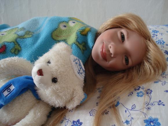 Мода осень-зима 2011, коллекционная кукла Адори Цвегназе