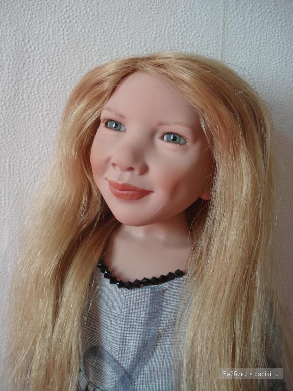 Мода осень-зима 2011, коллекционная кукла Адори Цвегназе (фото 2)