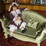 Диван для кукол