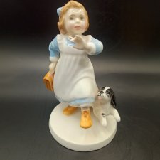 Статуэтка девочка с портфелем Royal Doulton 3685 Hometime