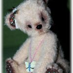 Виола - игрушка вязанная крючком