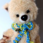 Мини мишка Бо - игрушка вязанная крючком