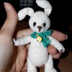 Мини зайка Луис. Игрушка вязанная крючком Дунаевой Анастасии