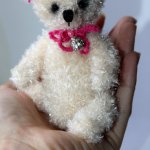 Мишка Гретта, игрушка вязанная крючком