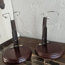 Стенды дерево для кукол 20-35 см