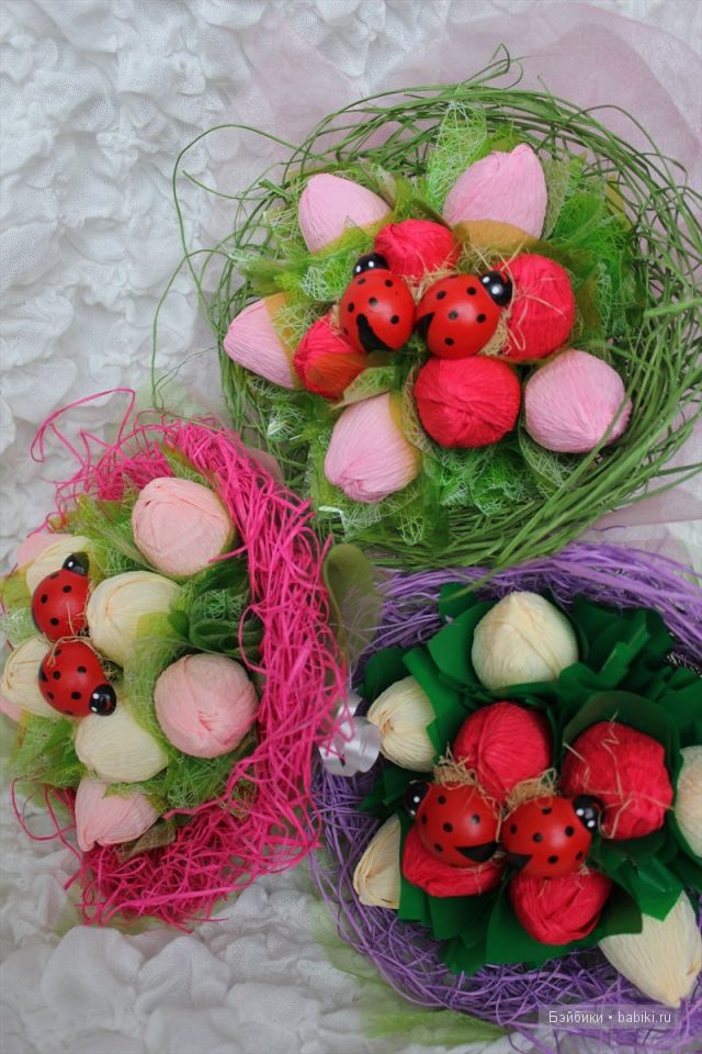 Букеты  из пуговиц и конфет,торт из памперсов.