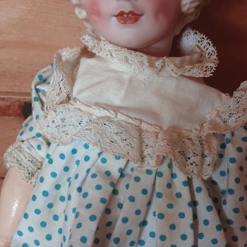 Девочка-солнышко от Gebruder Heubach