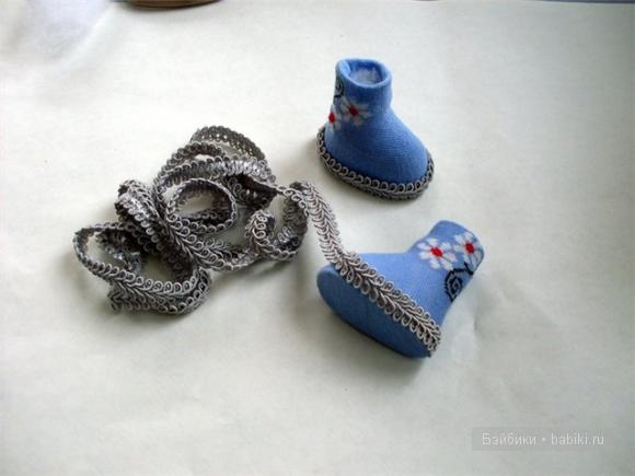 Мастер-класс - Сапожки для куколки из обычного носка