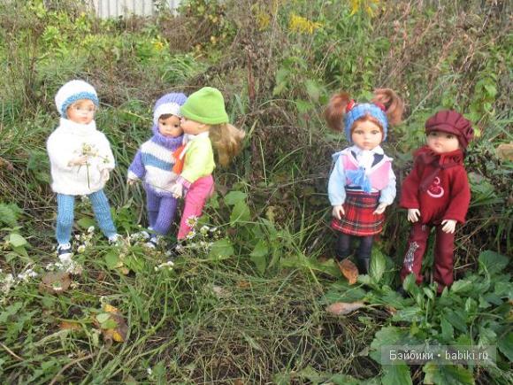 Семейство переделочек на прогулке. Последние солнечные деньки
