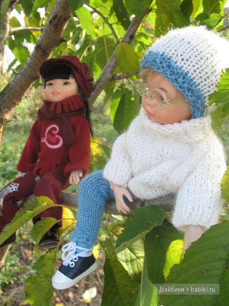 Семейство переделочек на прогулке. Последние солнечные деньки