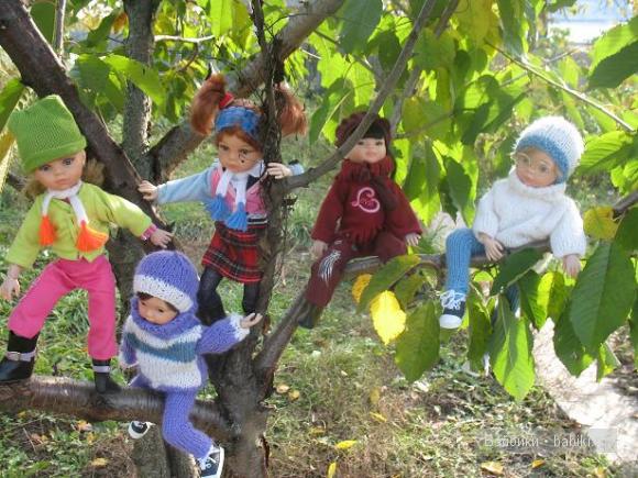 Семейство переделочек на прогулке. Последние солнечные деньки